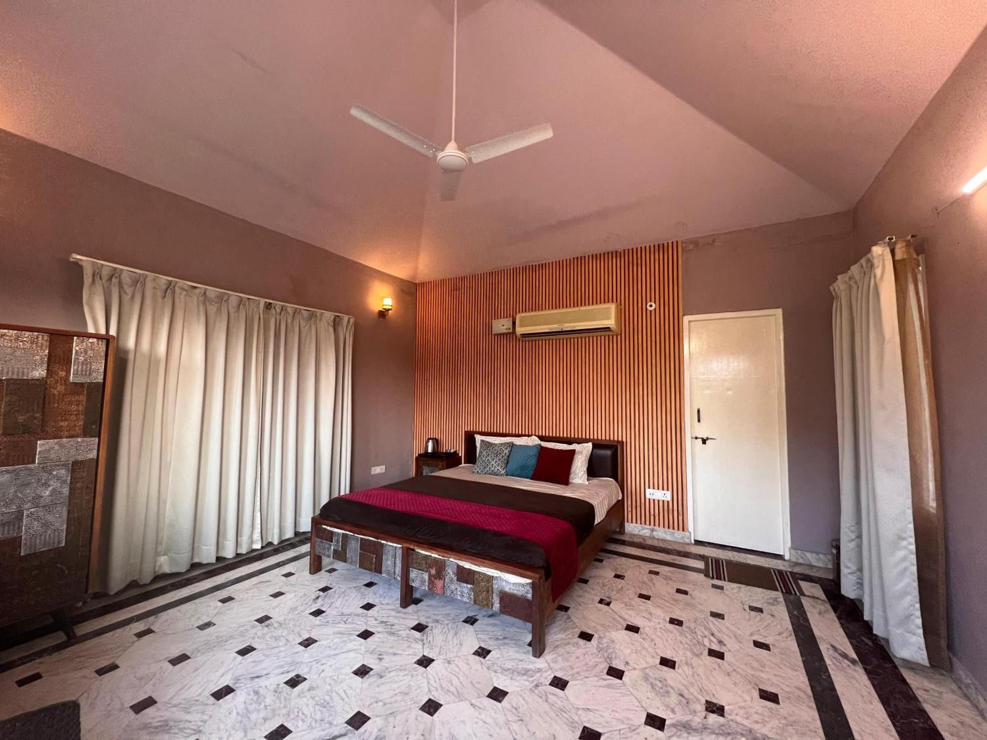 Gazibo Elegant Farm Stay With Swimming Pool Dźajpur Zewnętrze zdjęcie